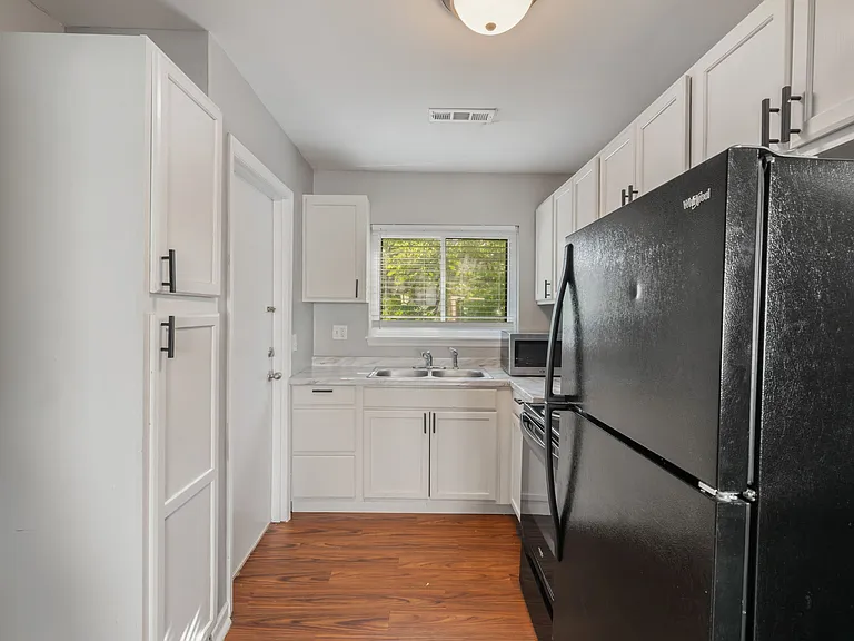 2751 Jersey Ave #2 — Photo 8