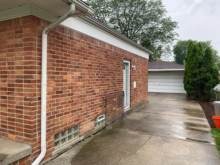 8985 Frederick St — Photo 18