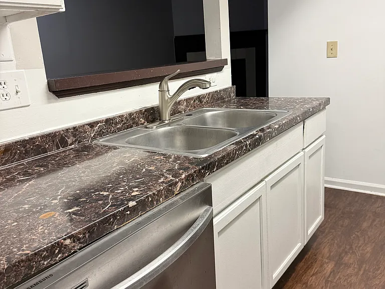 5534 Marathon Pkwy — Photo 7