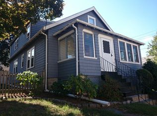40 Hemlock Rd, West Roxbury, MA 02132