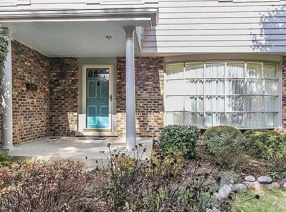 2nd image of 166 W Oak Glen Dr