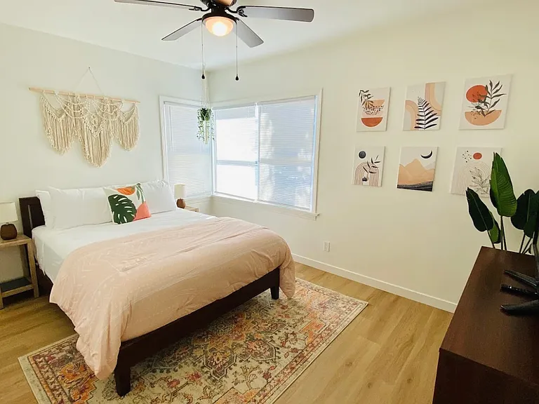 230 Mira Mar Ave #B — Photo 8