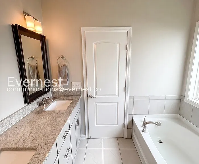 1212 Ewing Way — Photo 10