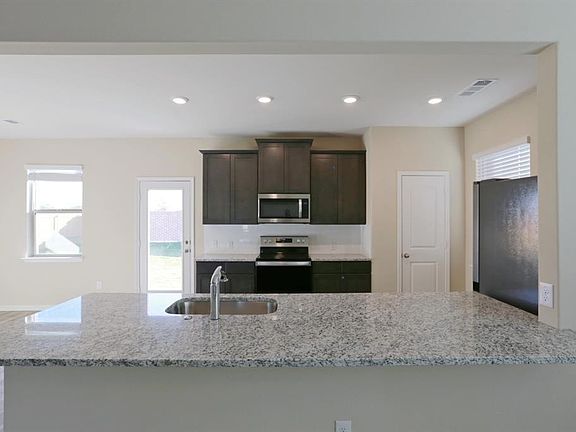 2nd image of 316 Sweet Pea Ln