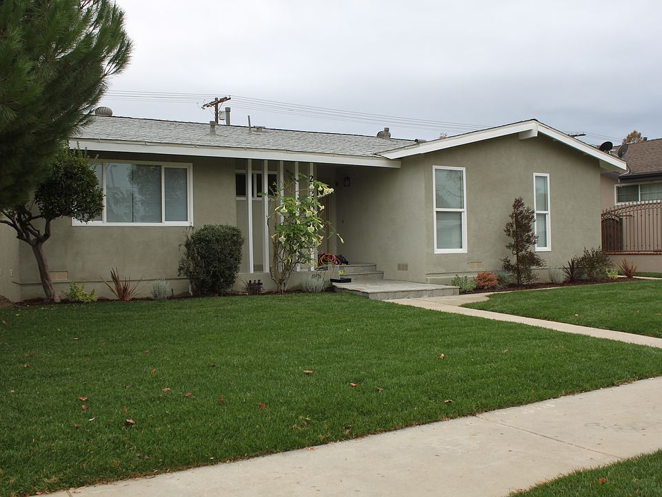 1st image of 23220 Vanowen St