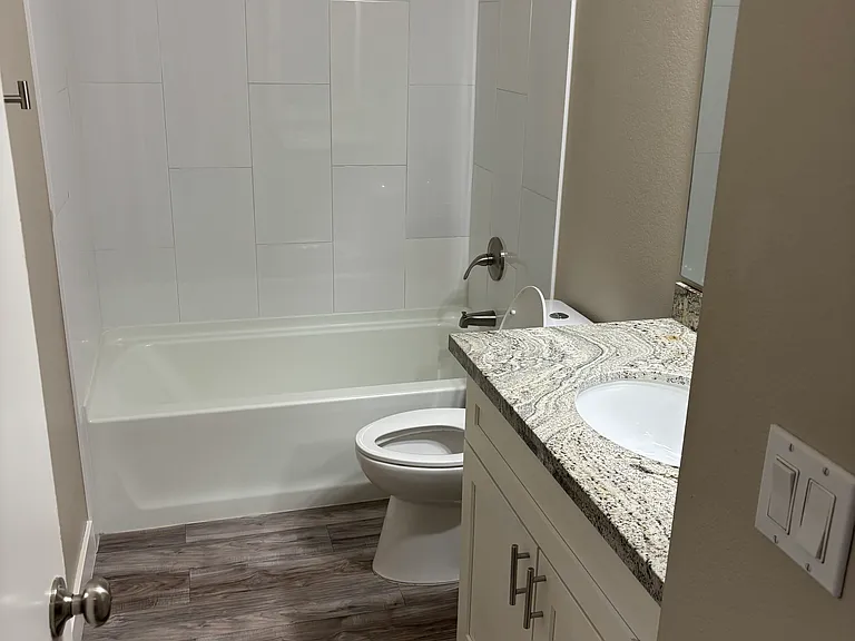 442 Daylin Ct — Photo 1