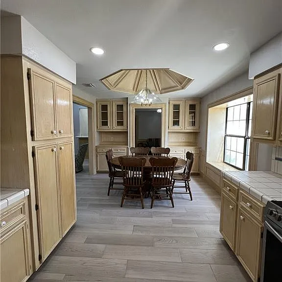 121 E Jonquil Ave — Photo 8