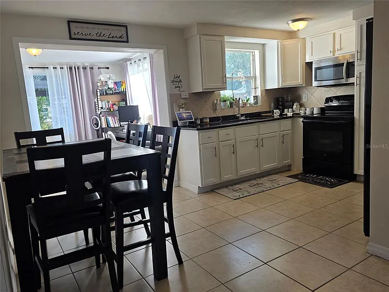 4823 Longwood Ave — Photo 11