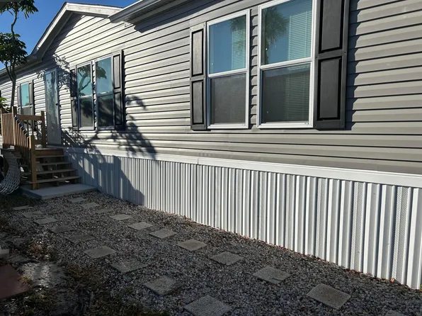 2455 SE Penny Lane, Stuart, FL 34994