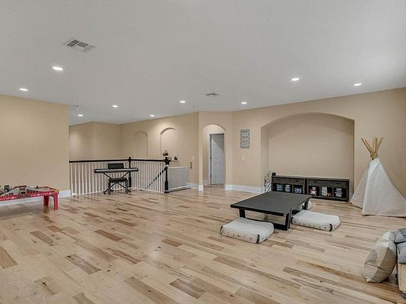 4th image of 1212 Bella Vista Cir
