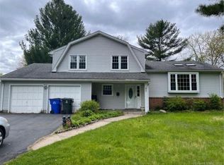 65 Bainton Rd, West Hartford, CT 06117