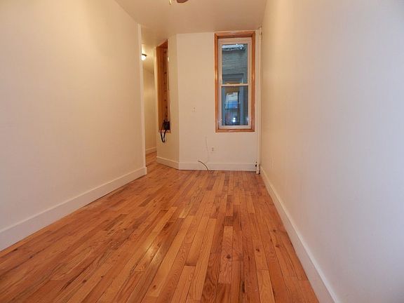 3rd image of 89 Verona St APT 4R