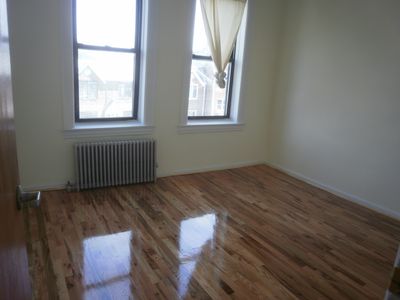 3226 42nd St, Astoria, NY, 11103