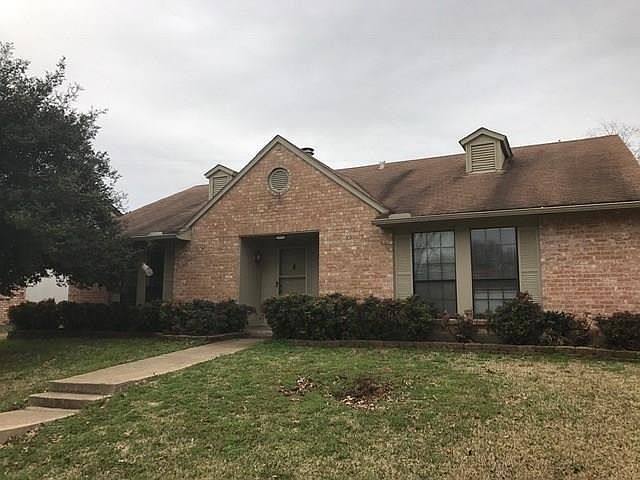 1st image of 2821 Edinburg Ln