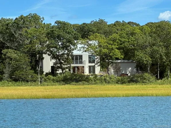 6370 Skunk Lane, Cutchogue, NY 11935