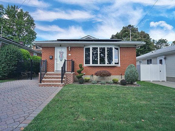 4th image of 153 Ogorman Ave