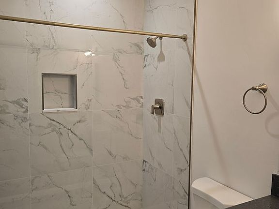 5th image of 4529-4535 Esther St