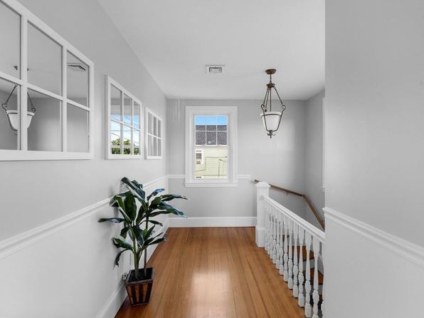 472-474 Warren Ave, East Providence, RI 02914