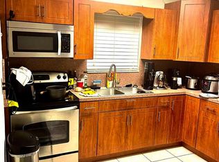 1250 W 26th Pl APT 101, Hialeah, FL 33010