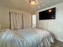 3rd image of 1915 W Boone Ave #3