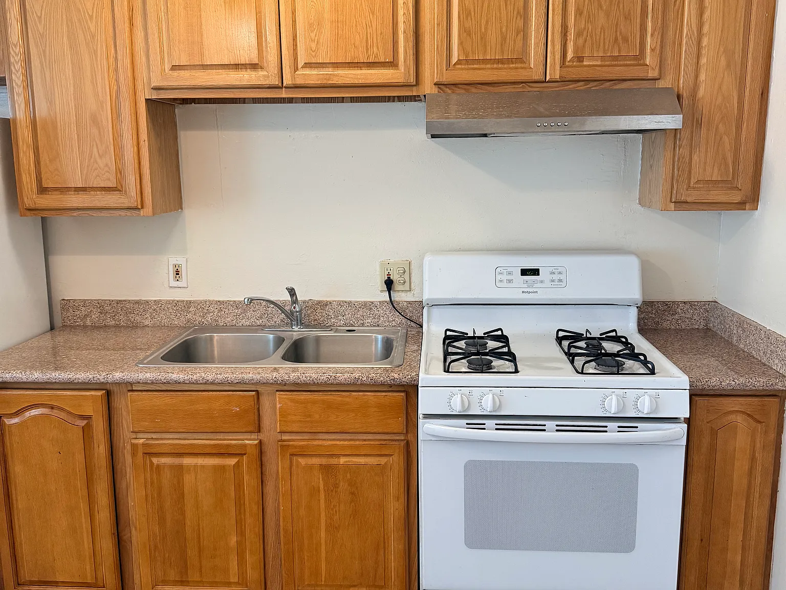 2 bed, 752 sqft, $2,000 — Photo 4