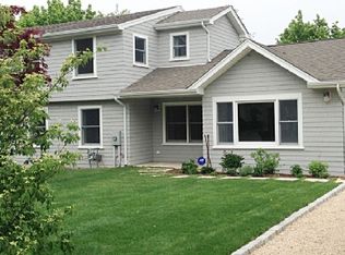 25 Bishops Ct, Southampton, NY 11968