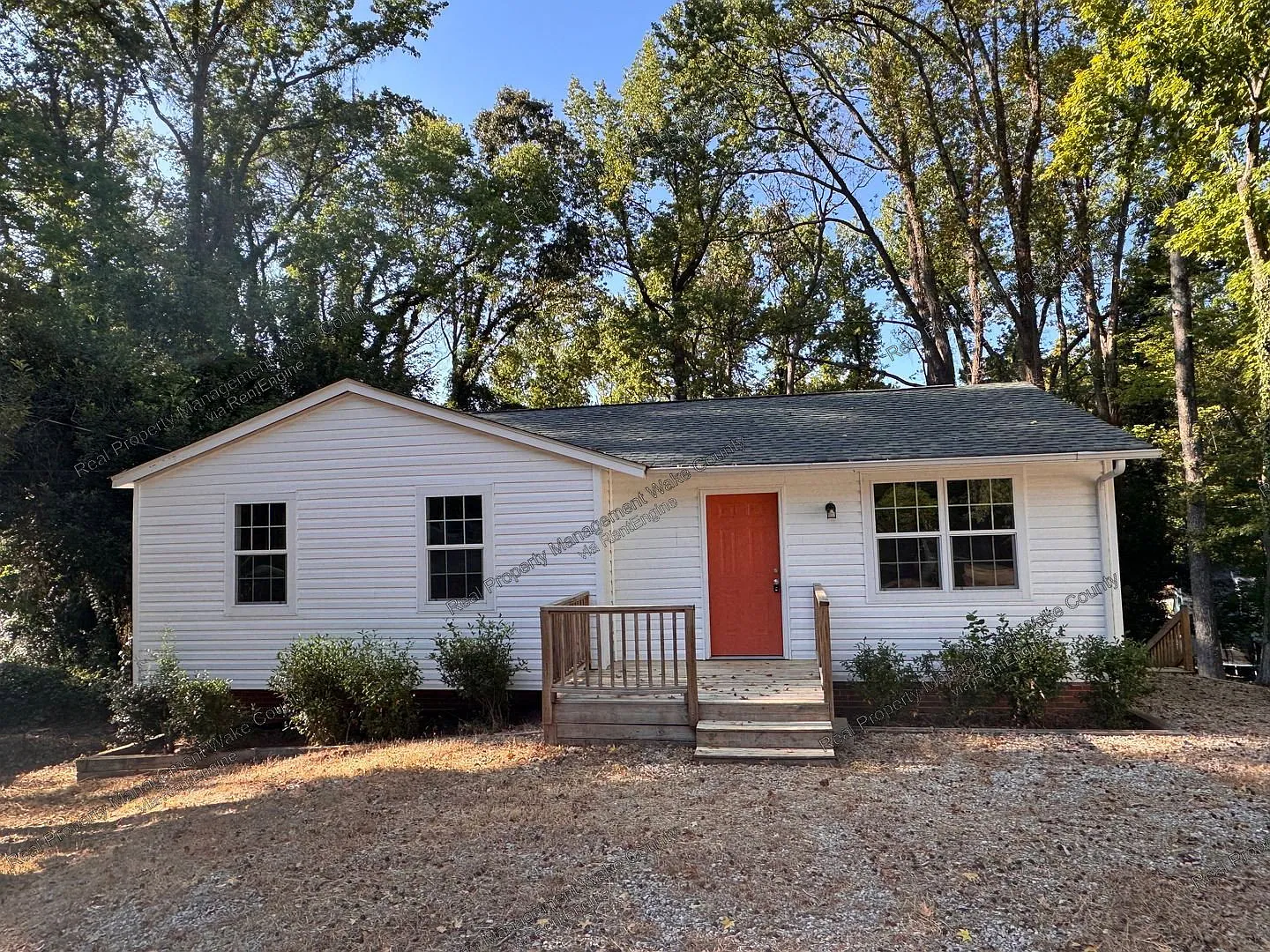 4 bed, 2.0 bath, 1971 sqft, $2,150 — Photo 1