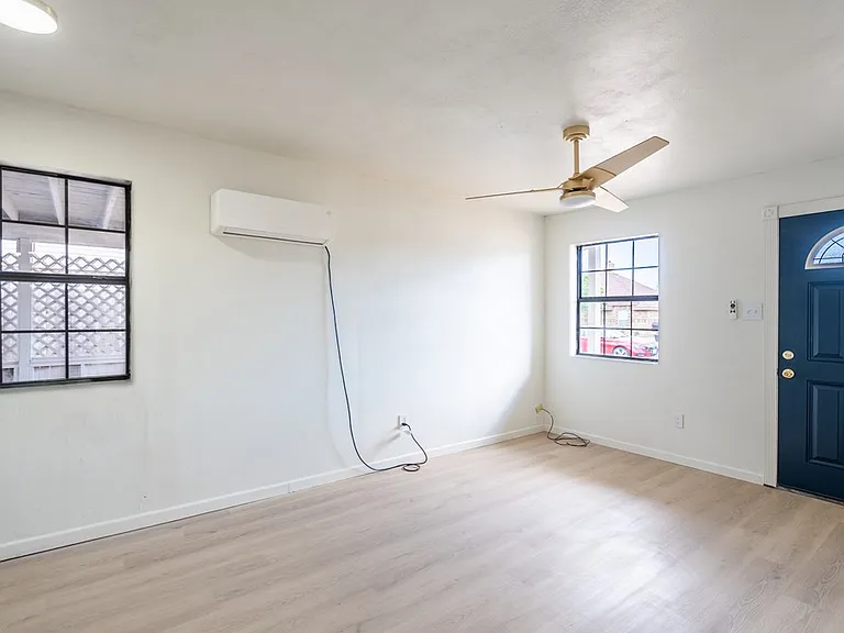 504 Howard Dr — Photo 8