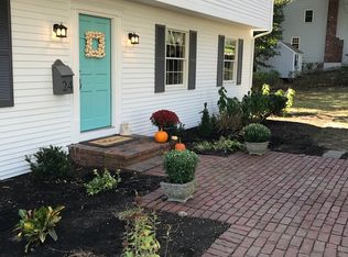 24 Park View Dr, Hingham, MA 02043