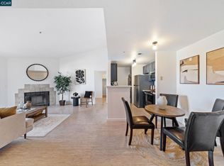 1430 Bel Air Dr APT 305, Concord, CA 94521