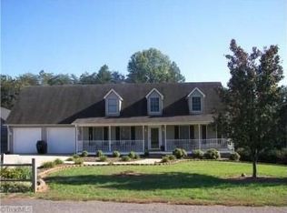 167 Preston Woods Trl, Pilot Mountain, NC 27041