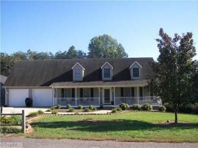167 Preston Woods Trl, Pilot Mountain, NC, 27041