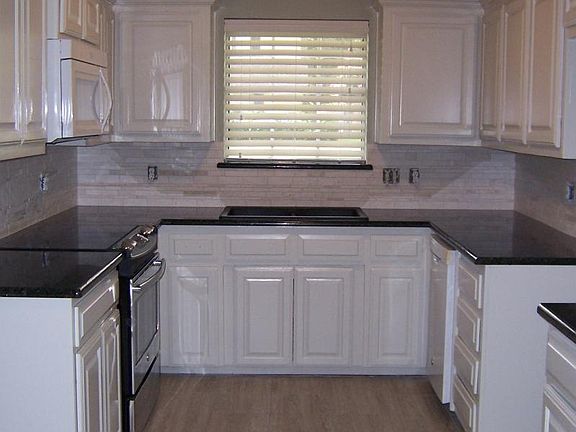 Large Kitchen with eating area