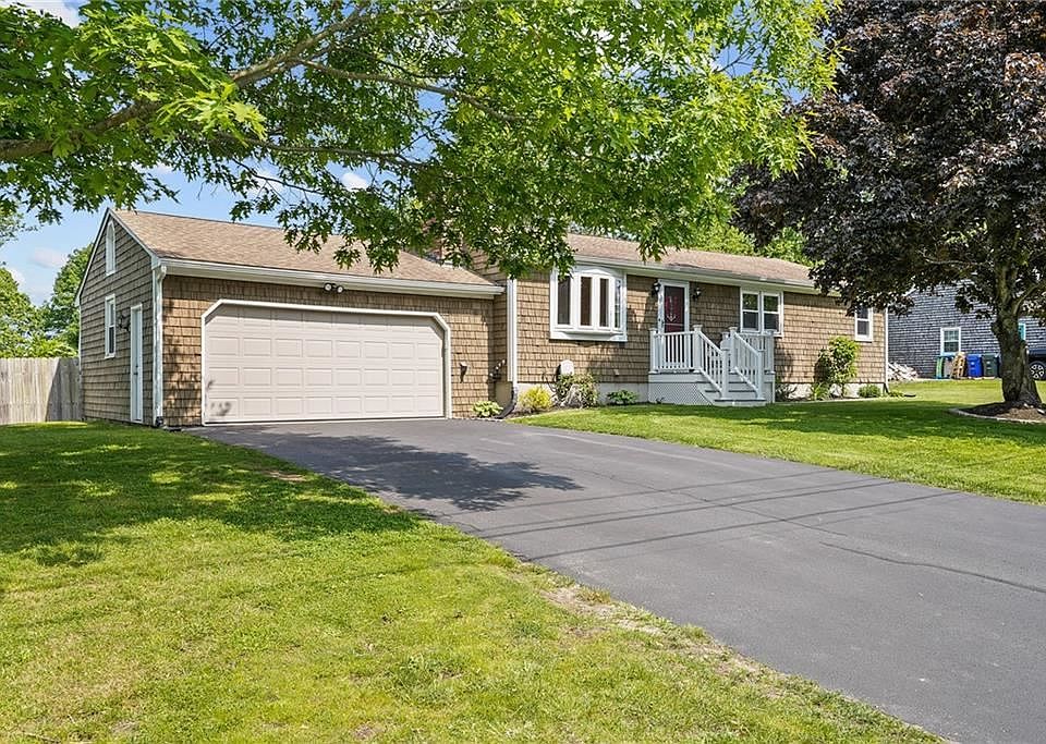 1st image of 19 Charlotte Dr
