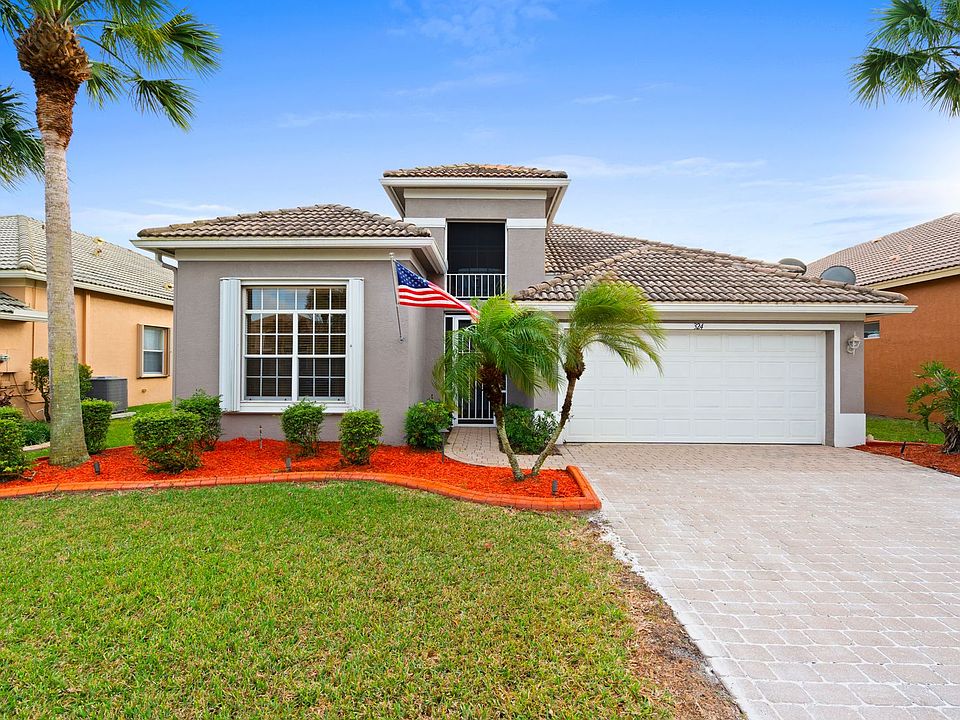 1st image of 324 NW Somerset Cir