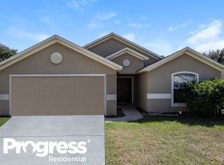 3943 Hillingdon Rd, Tavares, FL 32778