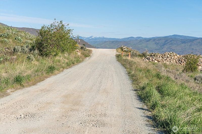 3rd image of 25 Chelan Hills Acres Road