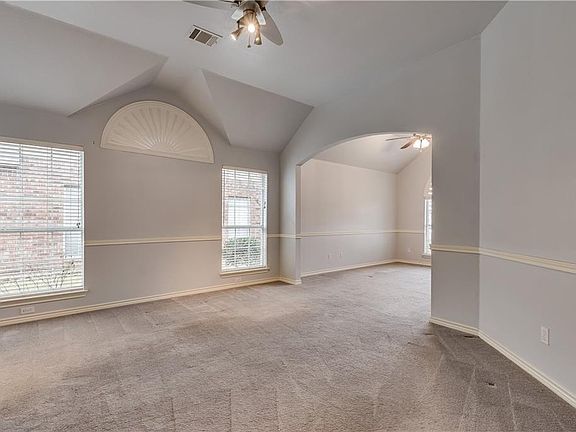 4th image of 1120 Courtney Ln
