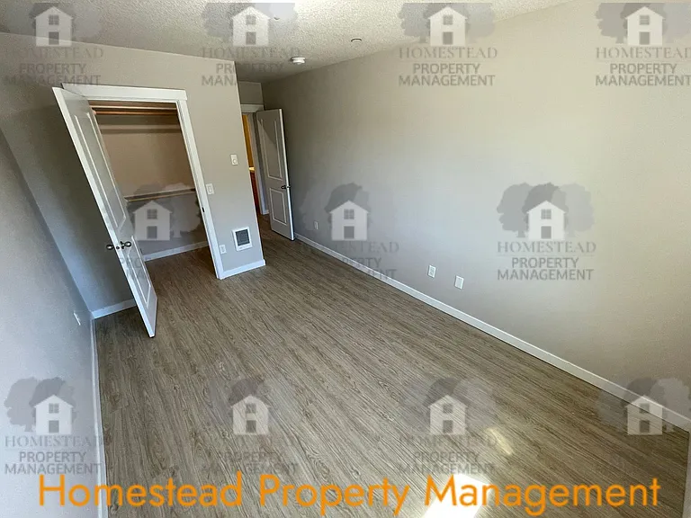 351 N Broad St #1-4 — Photo 13