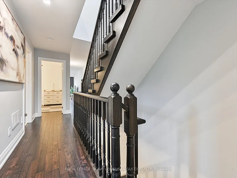 2833 Saint Clair Ave E — Photo 14
