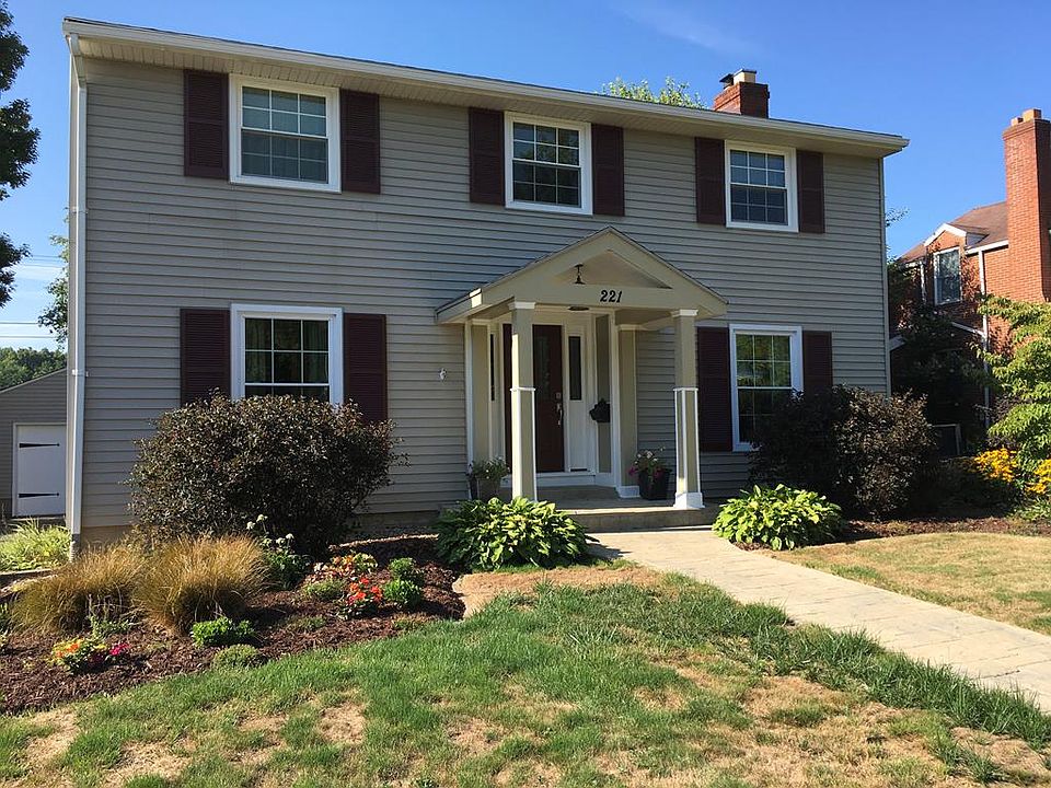 1st image of 221 Morgan Ave