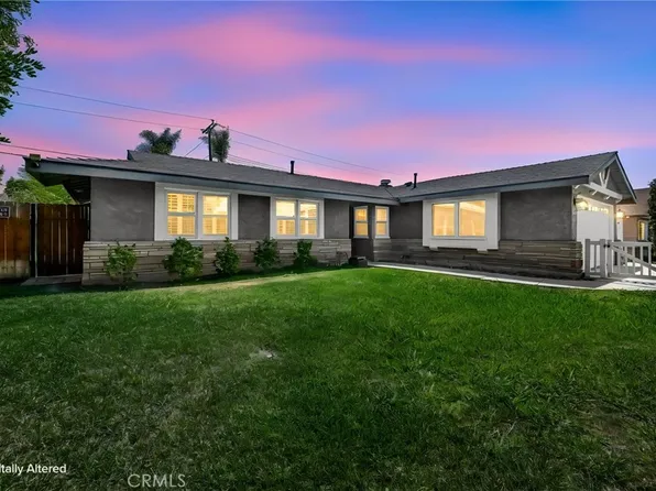 5972 Meadowlark Dr, Huntington Beach, CA 92649