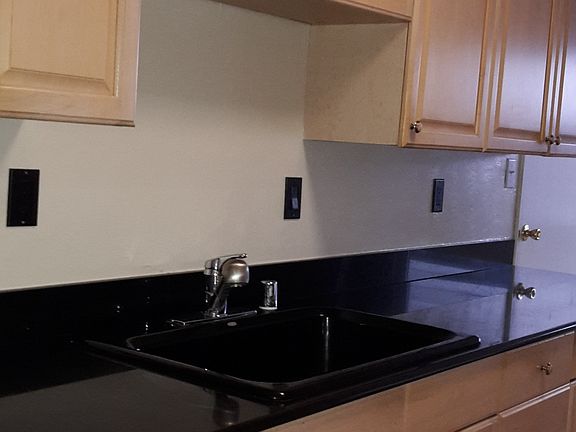 4th image of 6414 Tamalpais Ave
