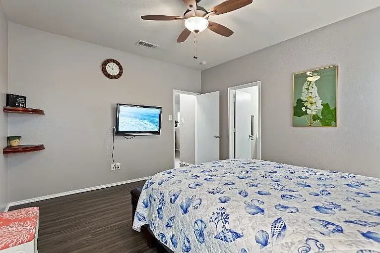 3 bed, $3,299 — Photo 4