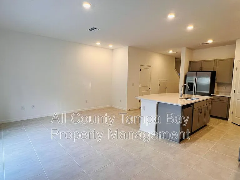 2187 Hallier Cv — Photo 6
