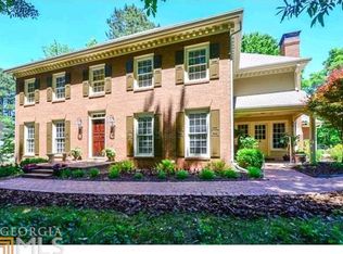 7550 S Spalding Lake Dr, Sandy Springs, GA 30350