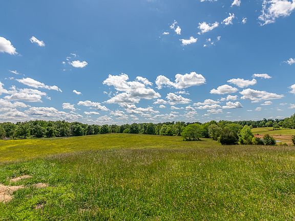 5th image of 592 Eno Rd