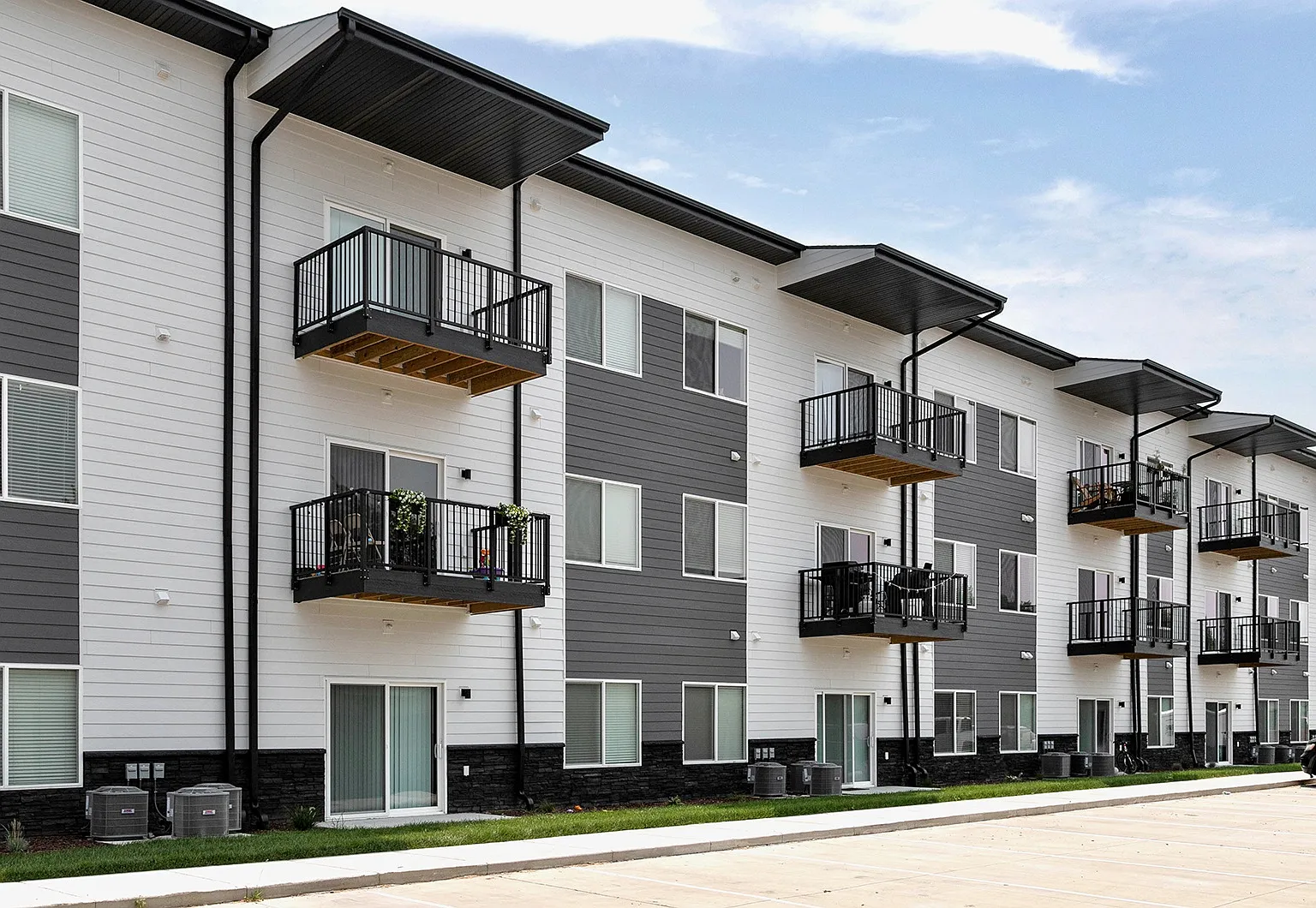 Prairie Park Apartments — Photo 1
