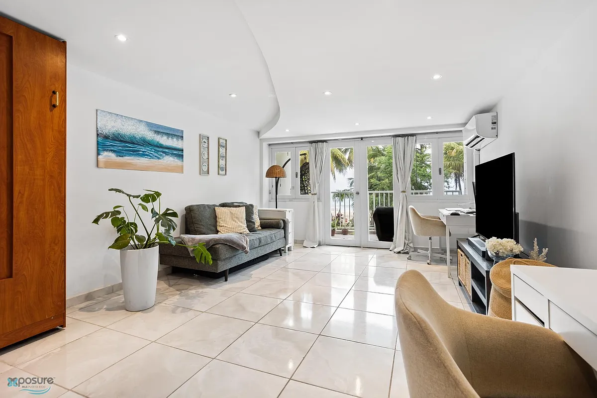 Building Photo - 110 Castillo Del Mnr #L