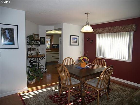 5th image of 703 NE Countryside Dr
